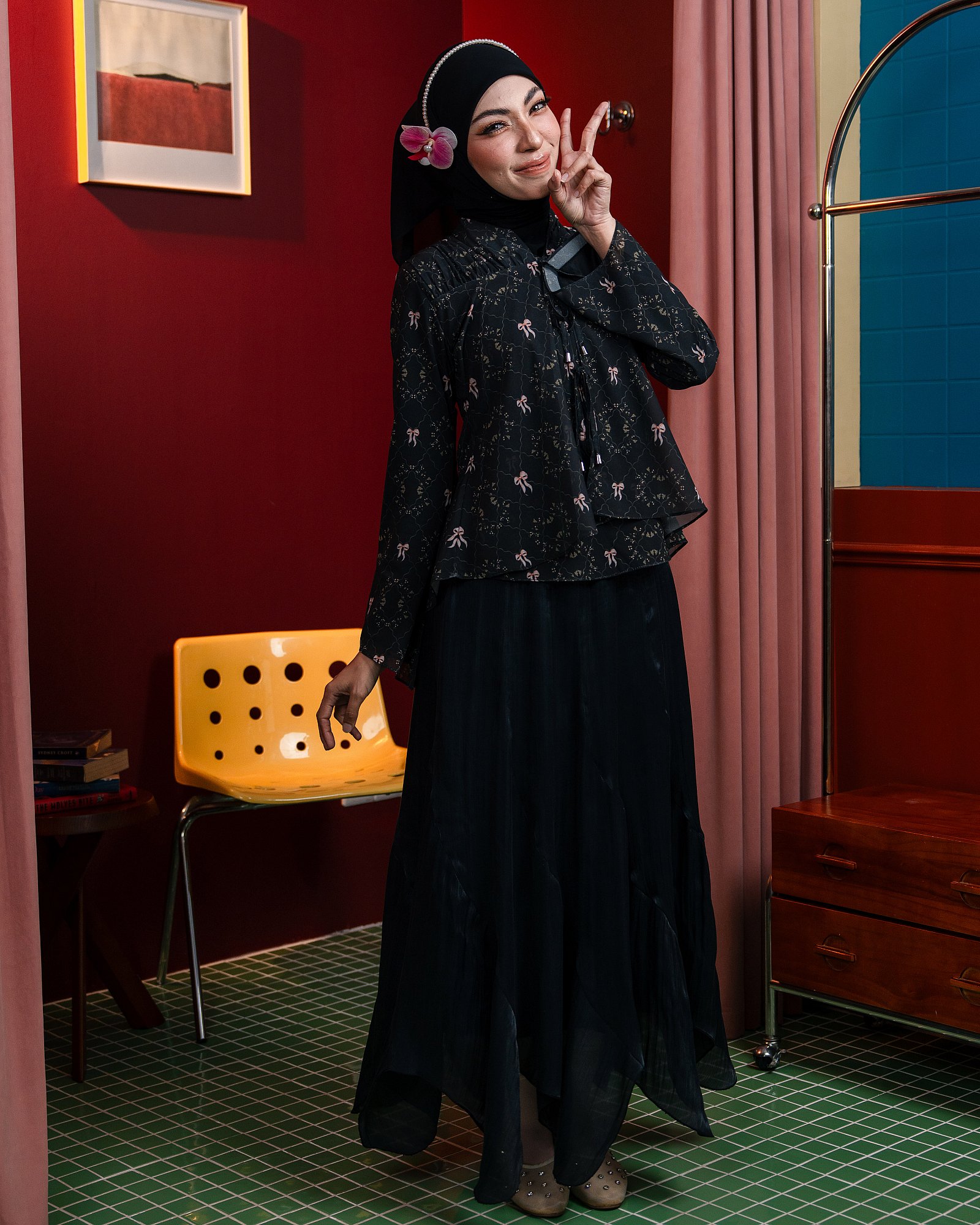 PEONY BLOUSE - BLACK