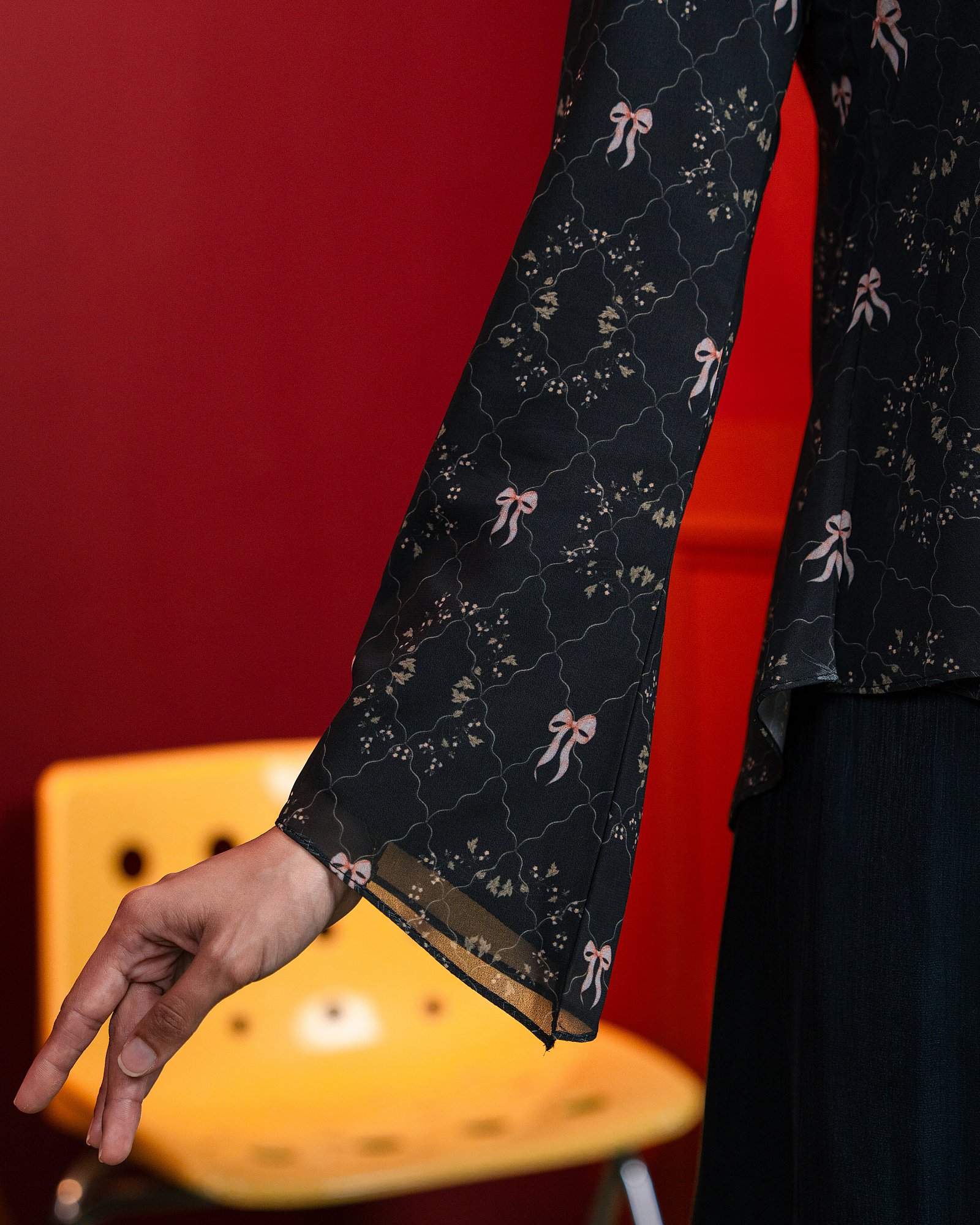 PEONY BLOUSE - BLACK