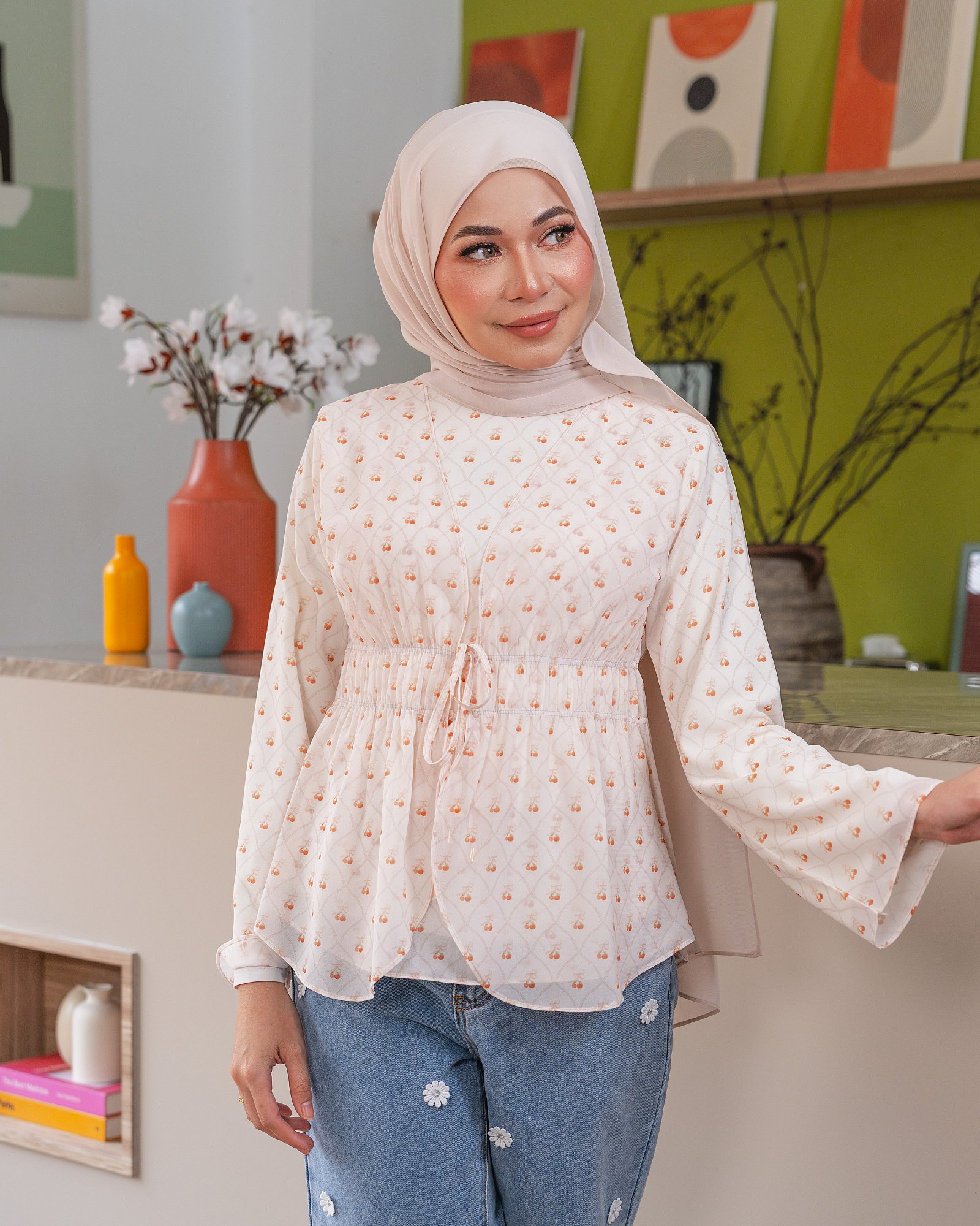AMORA BLOUSE - VANILLA CREAM