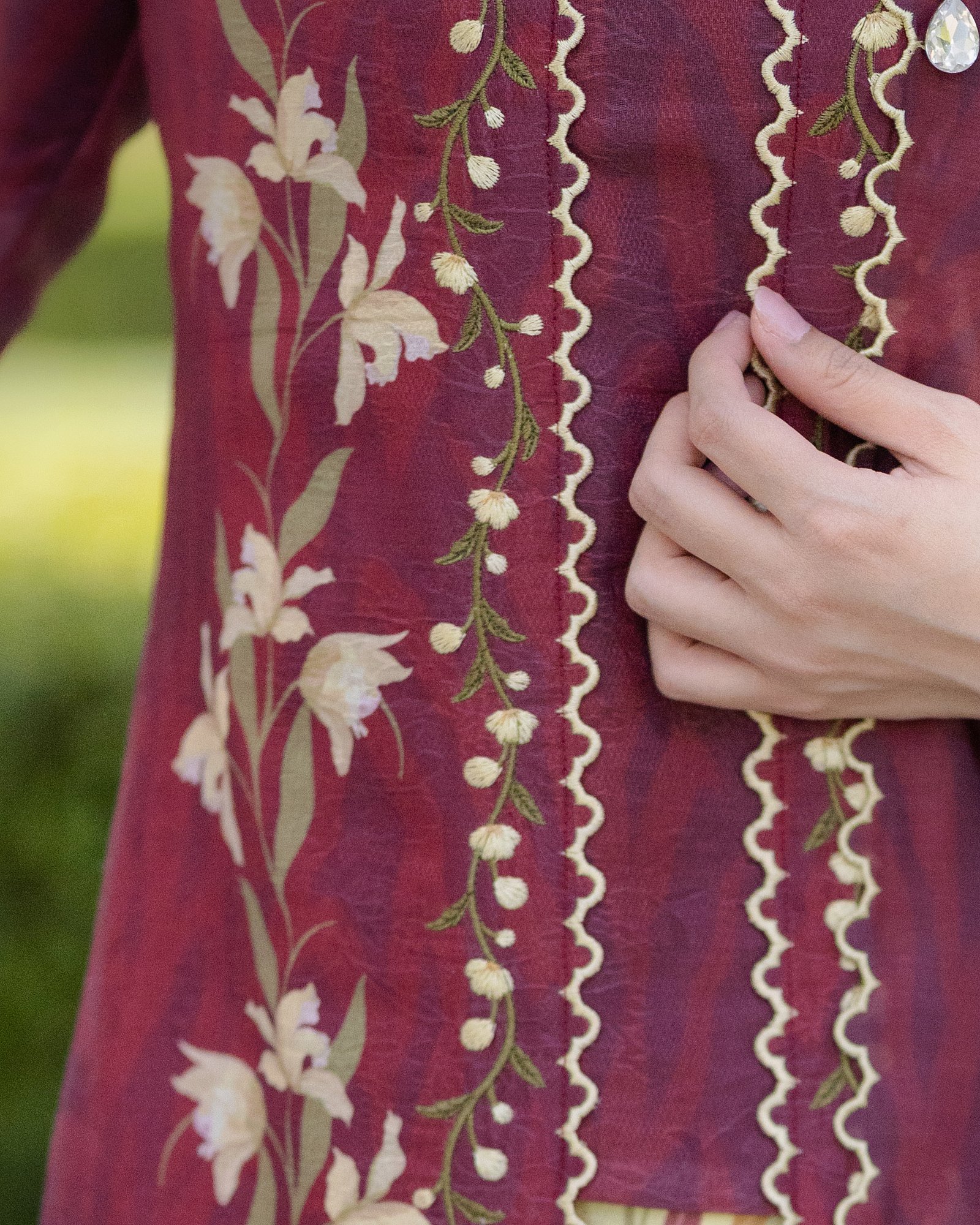 LILY KURUNG -  BANANA CRANBERRY