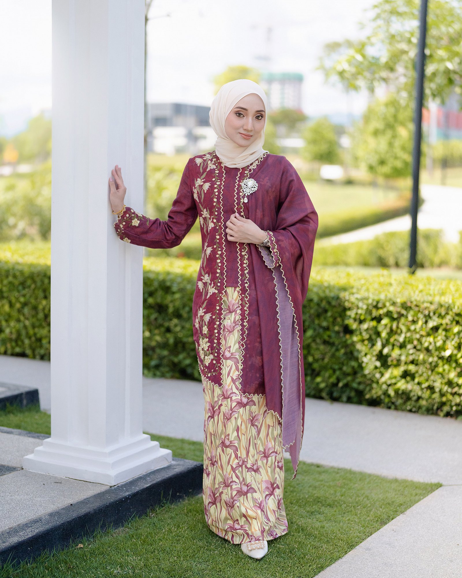 LILY KURUNG -  BANANA CRANBERRY