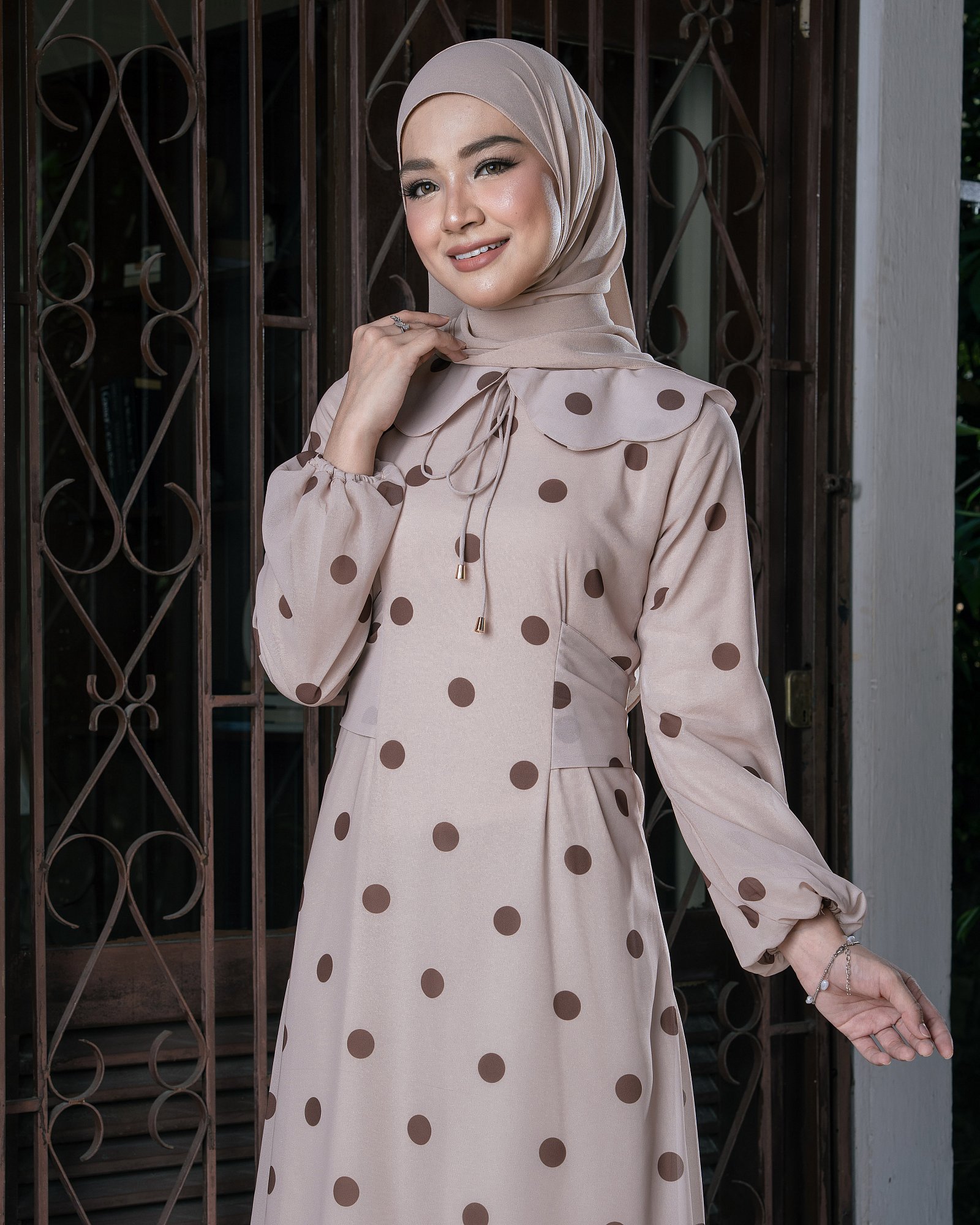 DAISY DRESS - NUDE