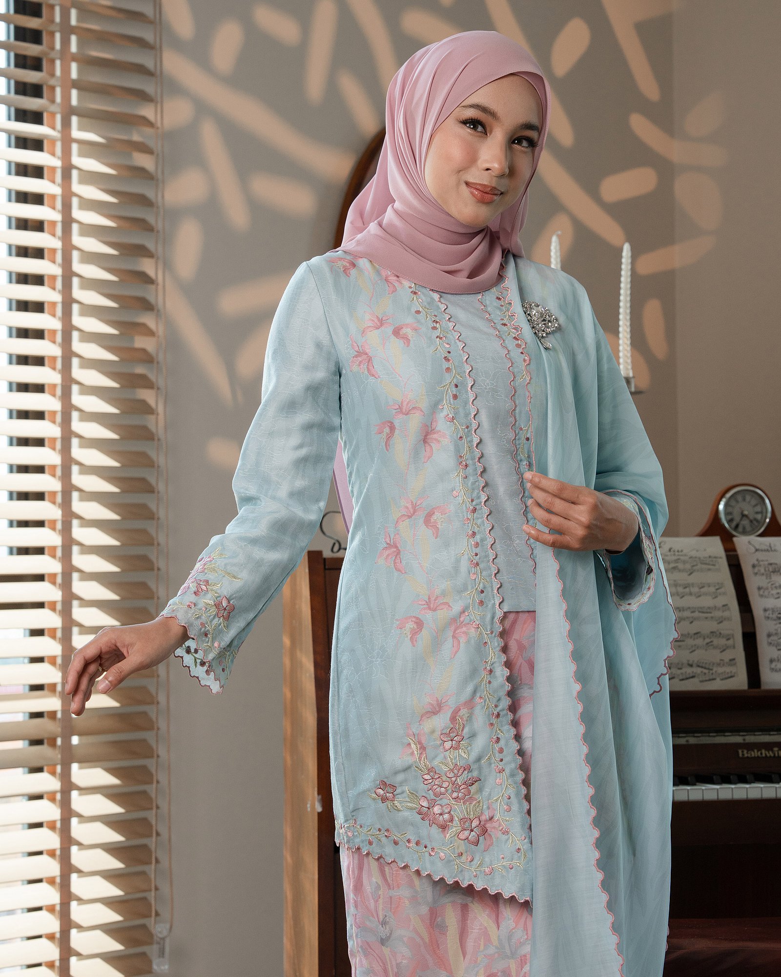 LILY KURUNG - PADDLE POP