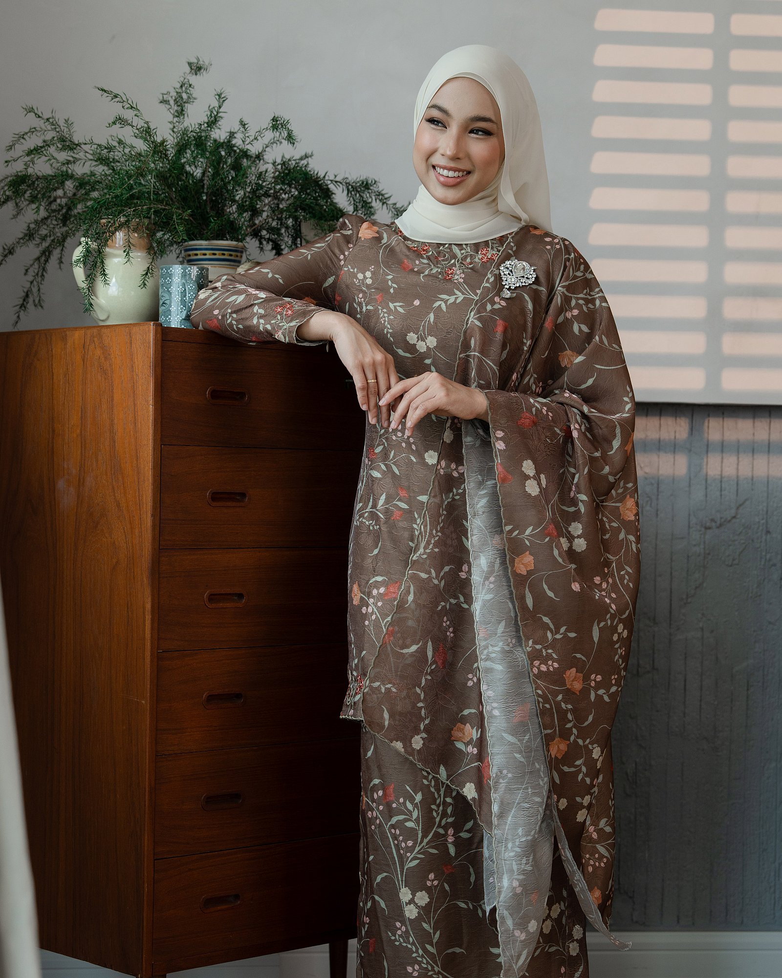 SEIRRA KURUNG - TAUPE BROWN