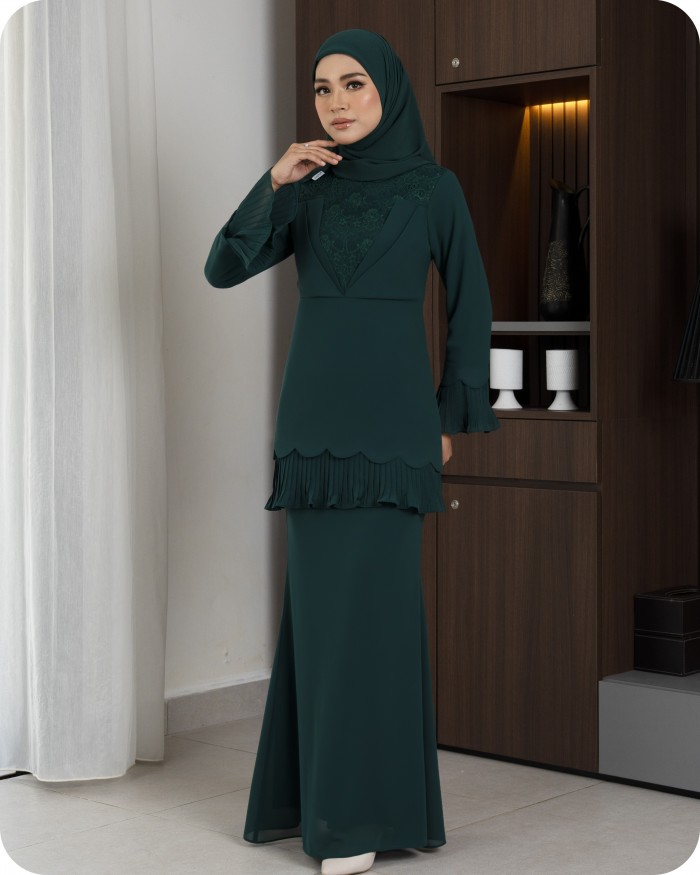 CLARA KURUNG - EMERALD GREEN