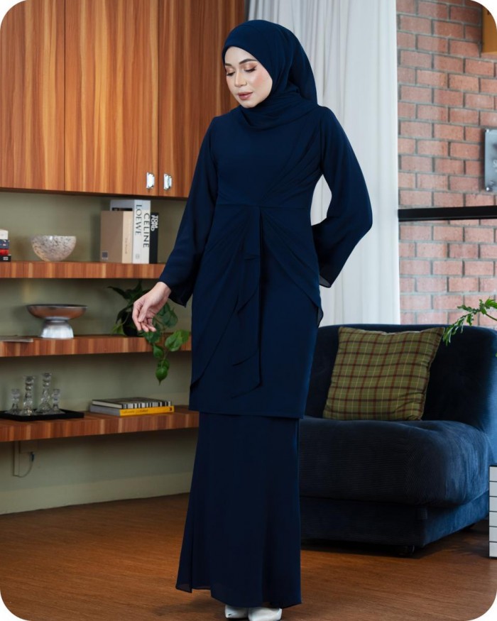 SCARLETT KURUNG - NAVY BLUE