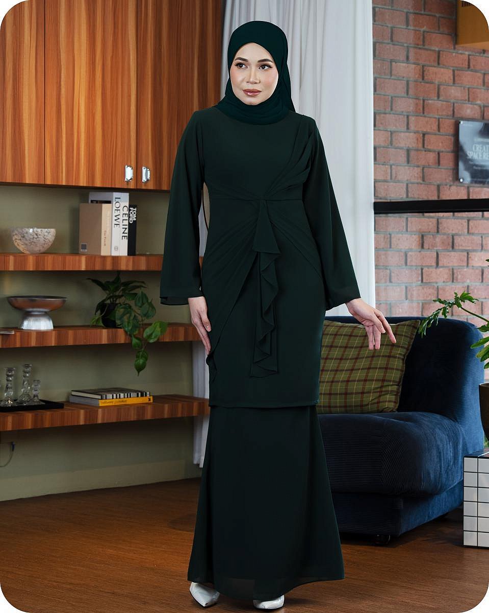 SCARLETT KURUNG - EMERALD GREEN
