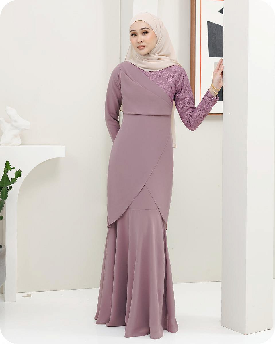 CASSANDRA KURUNG - RASPBERRY GLACE