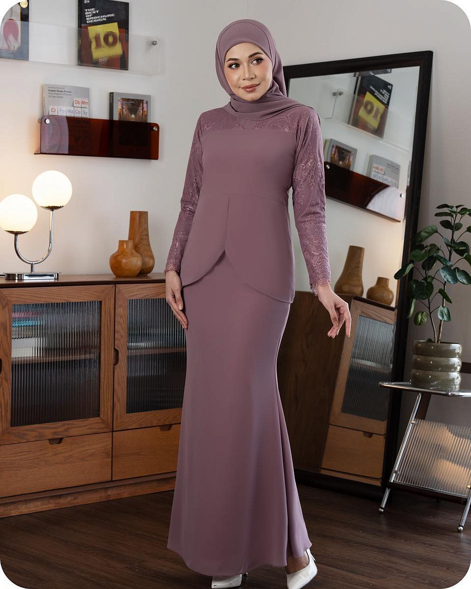 LUNA KURUNG - RASPBERRY GLACE