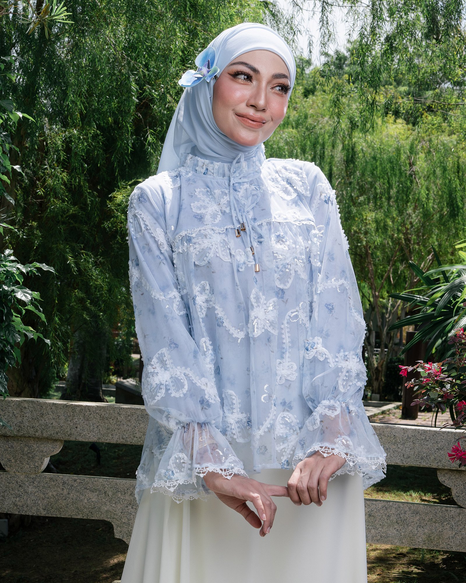 MOLY BLOUSE - POWDER BLUE