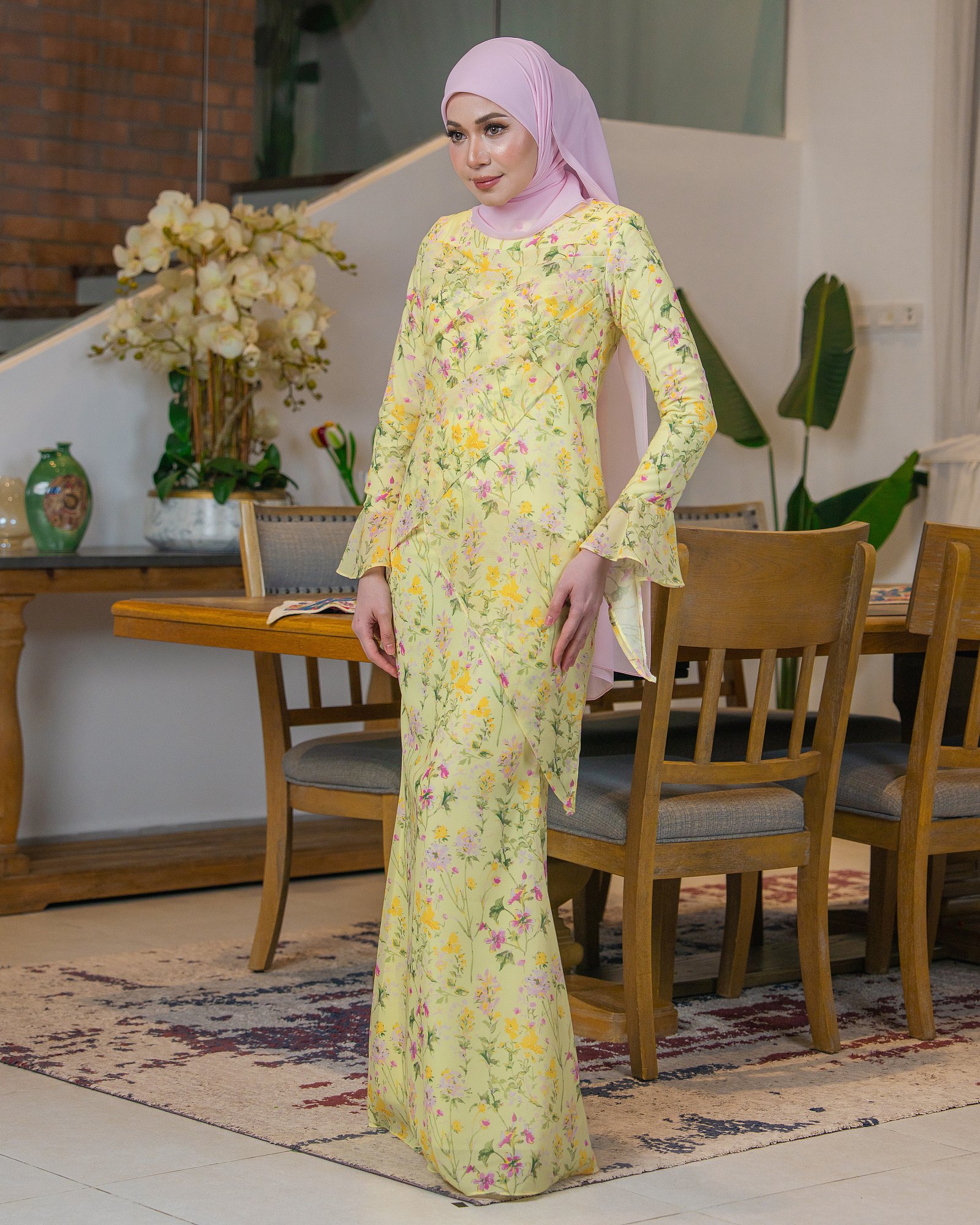 DELLA KURUNG - BANANA STRAWBERRY DELLA KURUNG - BANANA STRAWBERRY