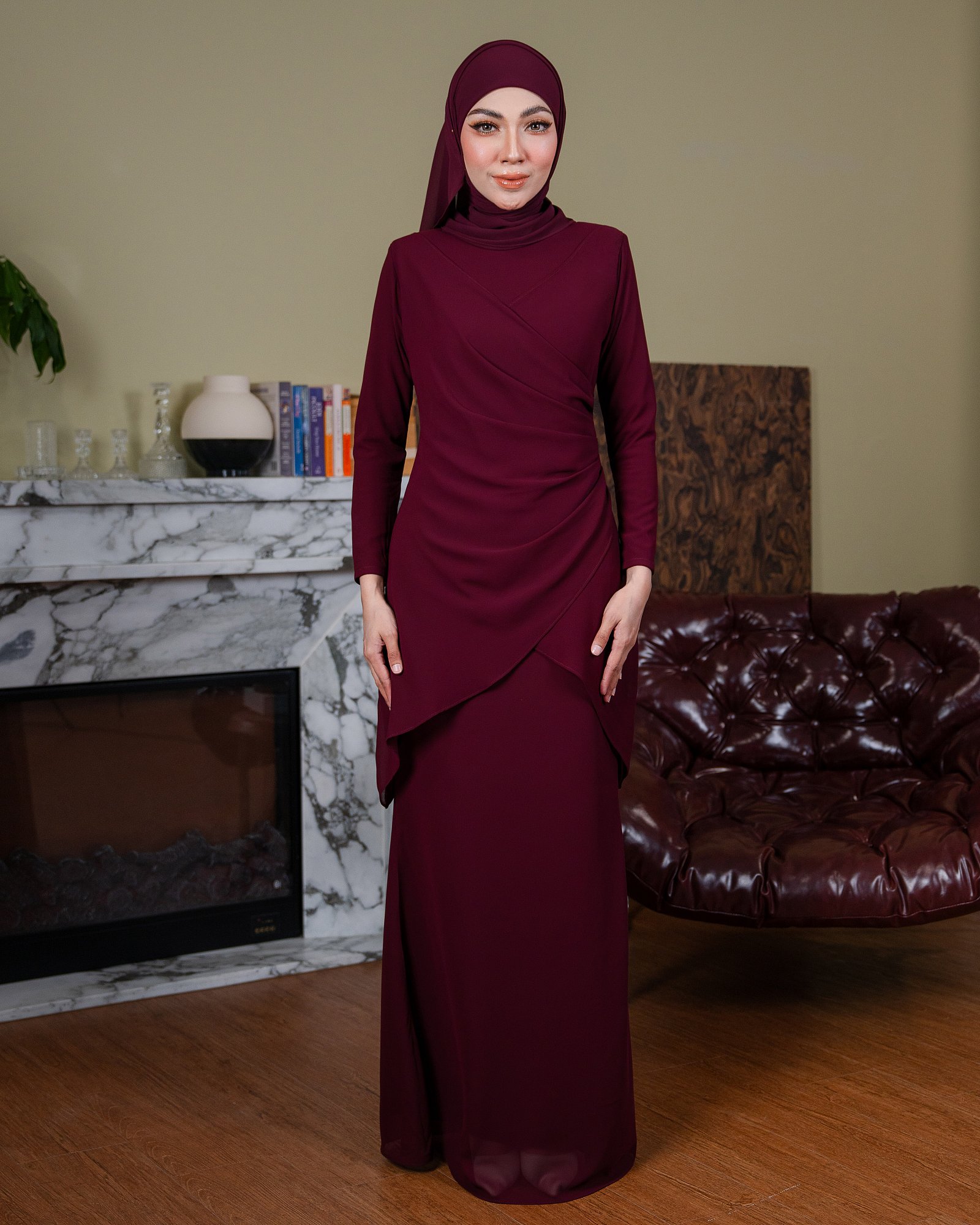 YUNA KURUNG - BURGUNDY YUNA KURUNG - BURGUNDY