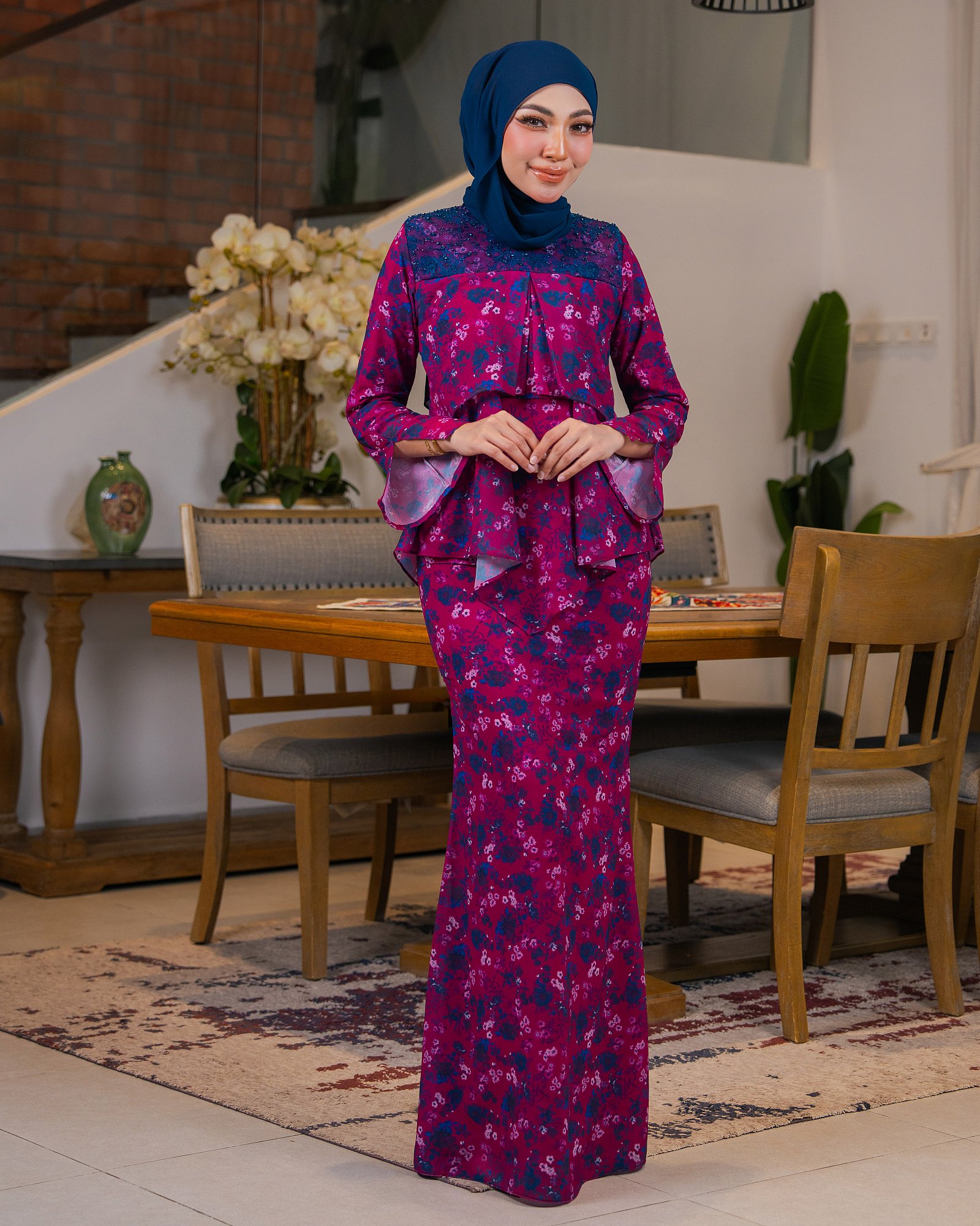 ELORA KURUNG - BLUEBERRY CHERRY ELORA KURUNG - BLUEBERRY CHERRY