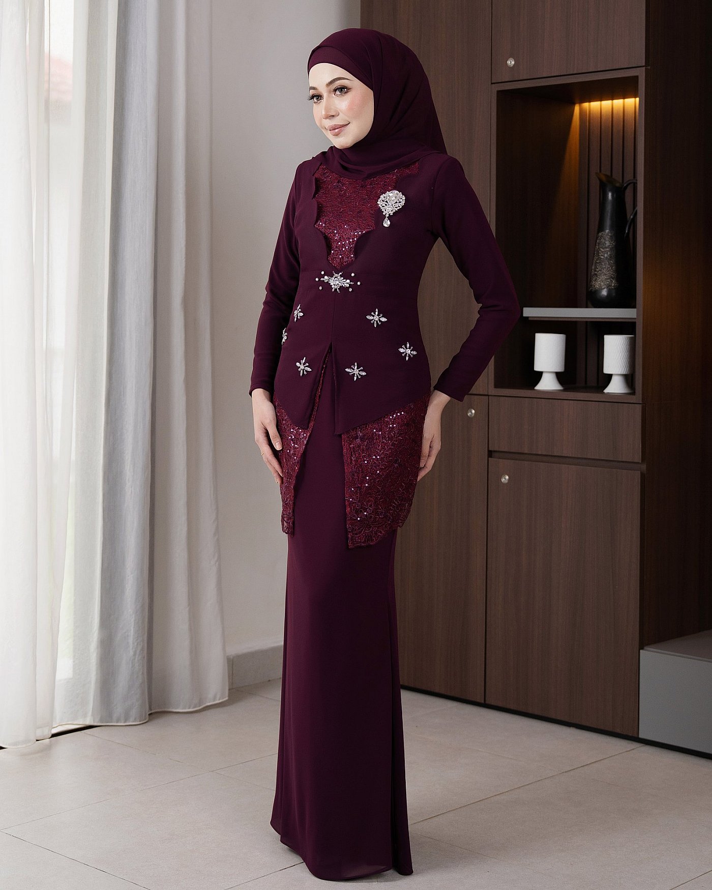 RATNA KURUNG - DEEP WINE