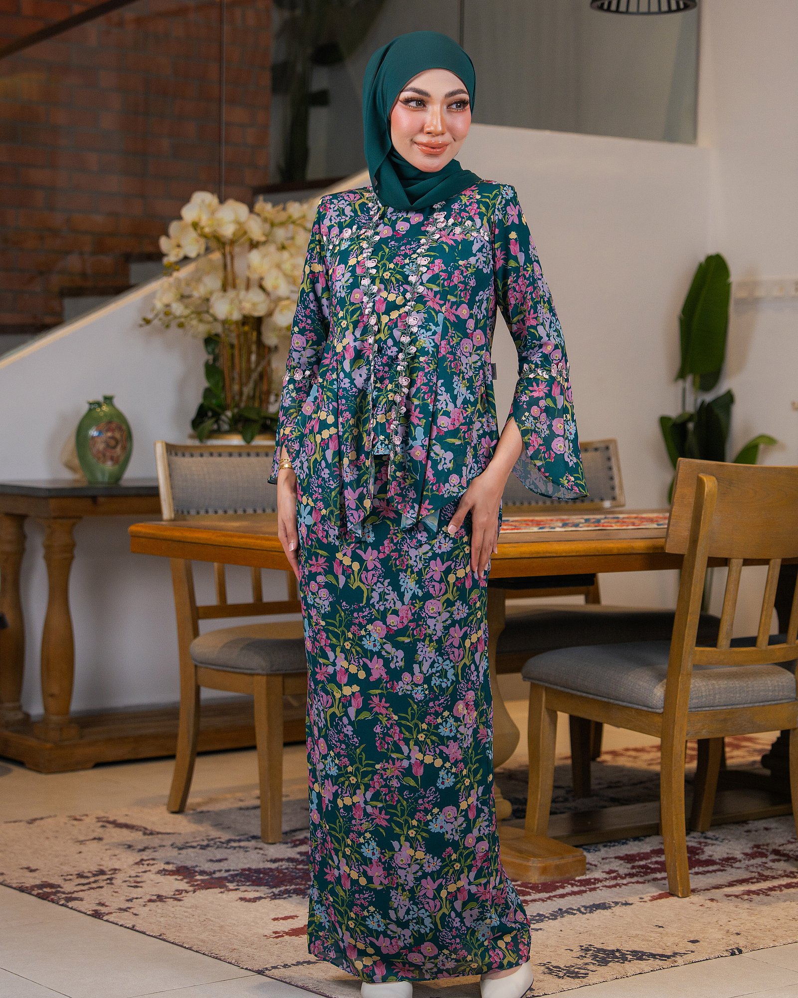 ROSE KURUNG - AVOCADO STRAWBERRY ROSE KURUNG - AVOCADO STRAWBERRY