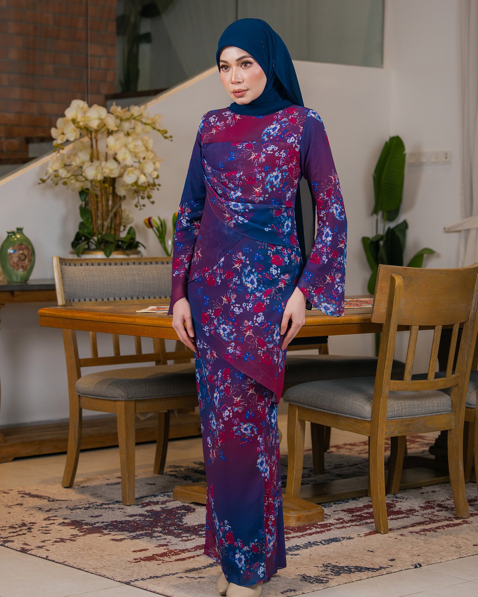 LILIANA KURUNG - BLUEBERRY CHERRY LILIANA KURUNG - BLUEBERRY CHERRY