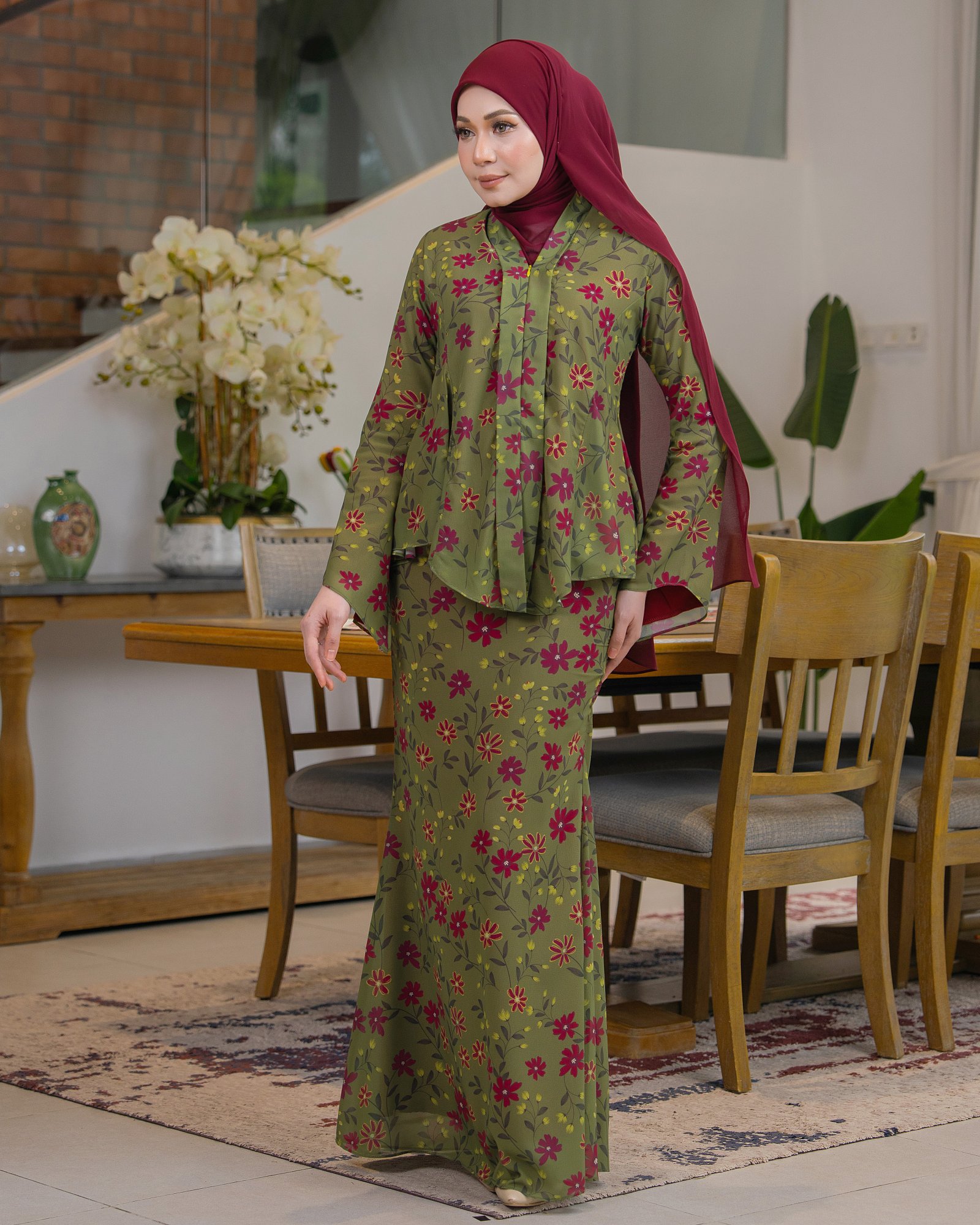 KIARA KURUNG - OLIVE CHERRY KIARA KURUNG - OLIVE CHERRY