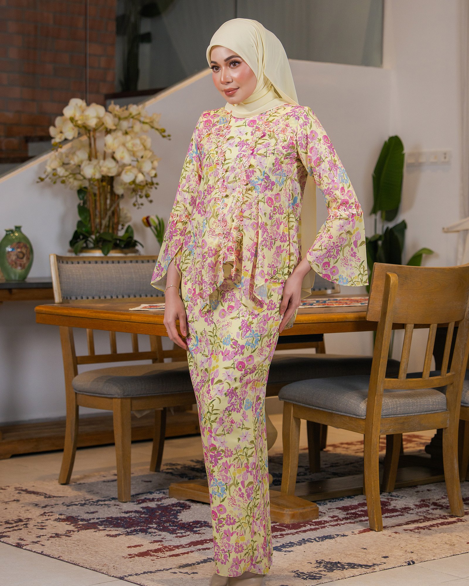 ROSE KURUNG - BANANA STRAWBERRY ROSE KURUNG - BANANA STRAWBERRY
