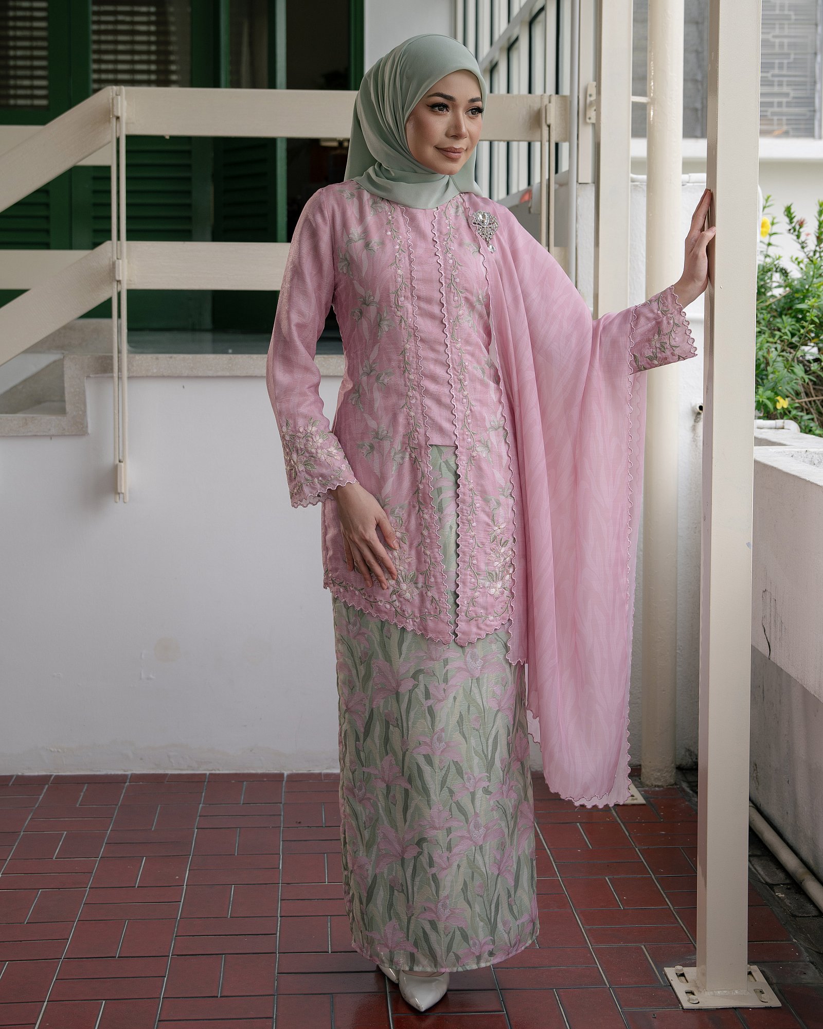 LILY KURUNG - STRAWBERRY MATCHA LILY KURUNG - STRAWBERRY MATCHA