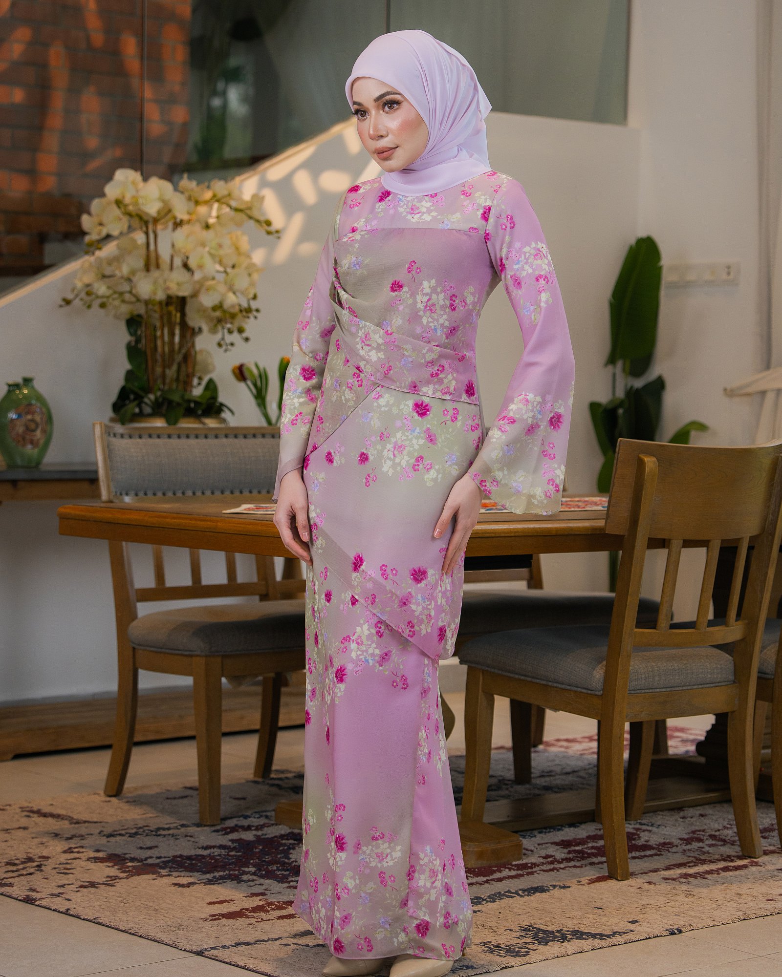 LILIANA KURUNG - STRAWBERRY MATCHA LILIANA KURUNG - STRAWBERRY MATCHA