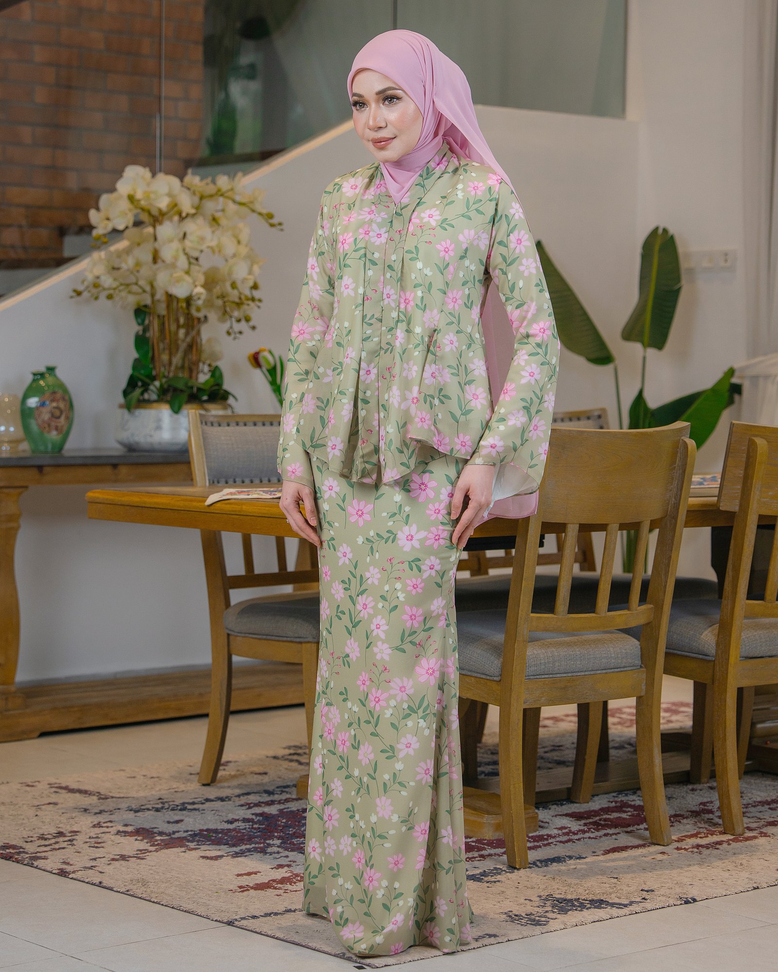 KIARA KURUNG - STRAWBERRY MATCHA KIARA KURUNG - STRAWBERRY MATCHA