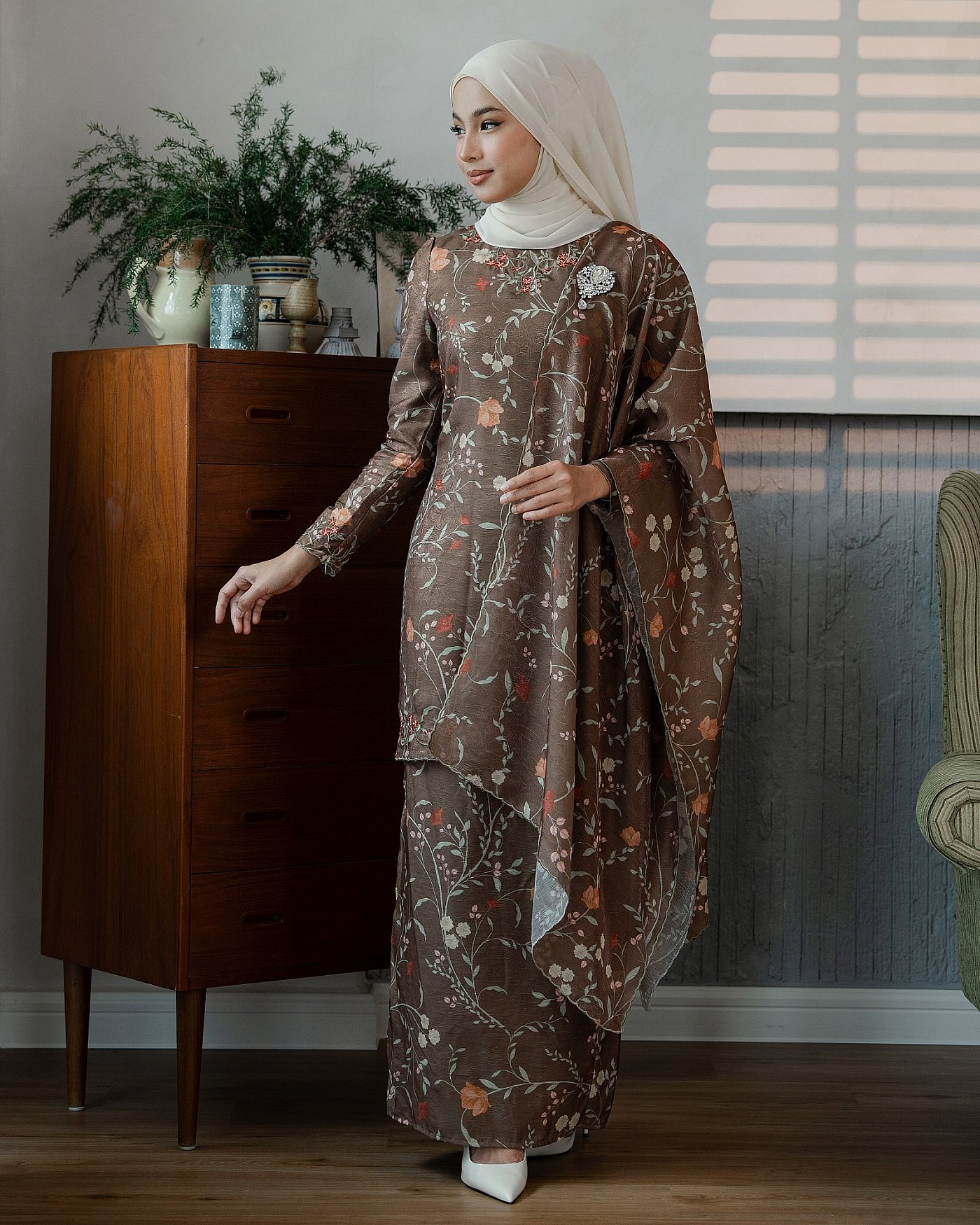 SEIRRA KURUNG - TAUPE BROWN SEIRRA KURUNG - TAUPE BROWN